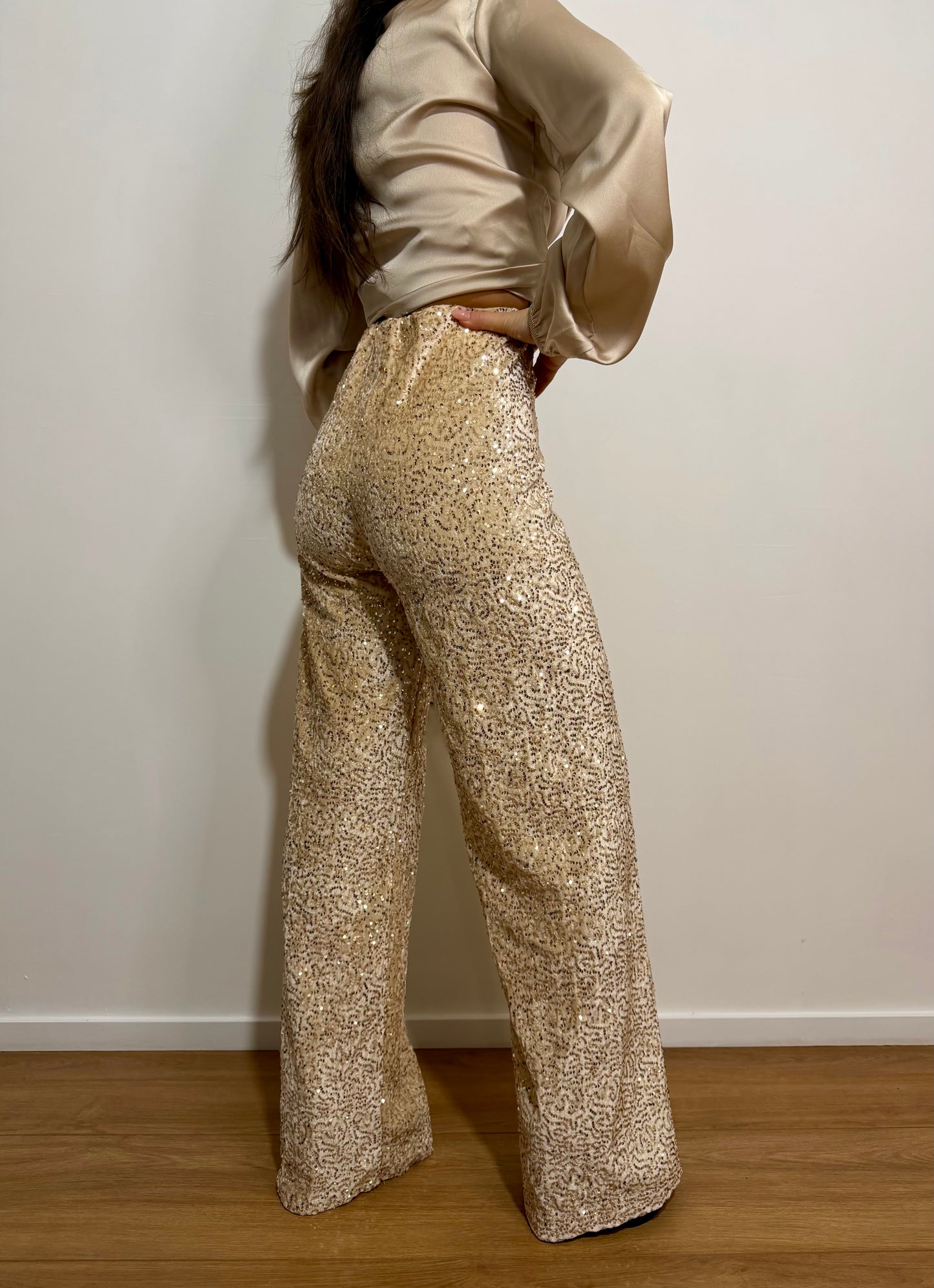 Παντελόνα με παγιέτα σε σαμπανί χρώμα