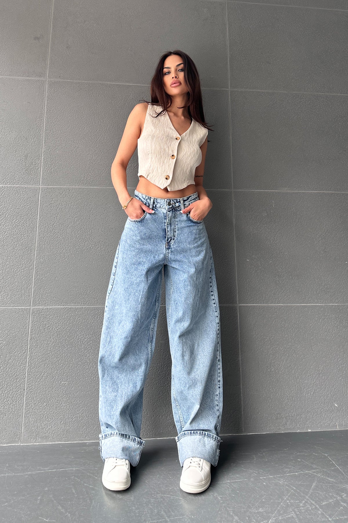 fardi-light-blue-jean-tzin-psilomeso-moda-2025