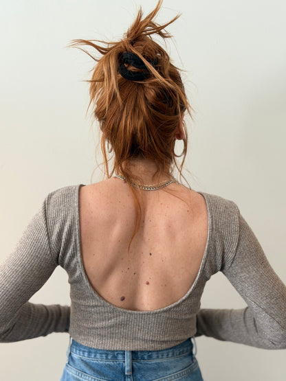 Metalic ribbed top