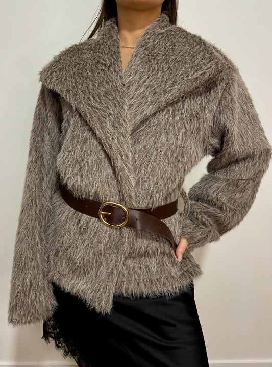 Απαλή και ζεστή γούνα γκρι με καφέ ζώνη