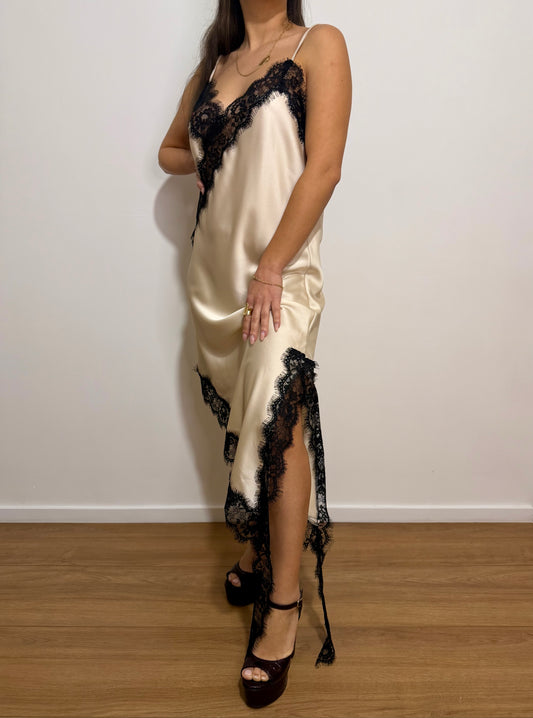 Σαμπανί κοντό φόρεμα σατέν με δαντέλα